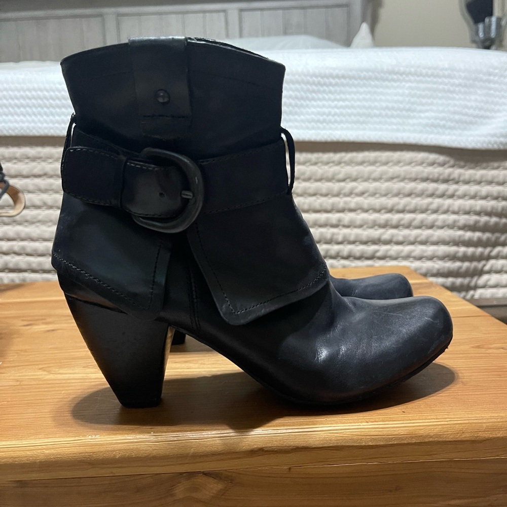 Size 6.5 heeled bootie